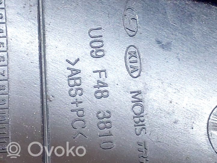 Hyundai i40 Kojelaudan hansikaslokeron lista U09F483810