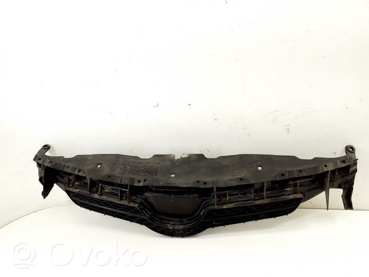 Toyota Auris 150 Grille calandre supérieure de pare-chocs avant 5311112A00