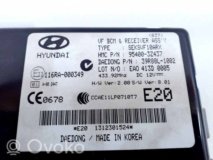 Hyundai i40 Korin keskiosan ohjainlaite 954003Z437