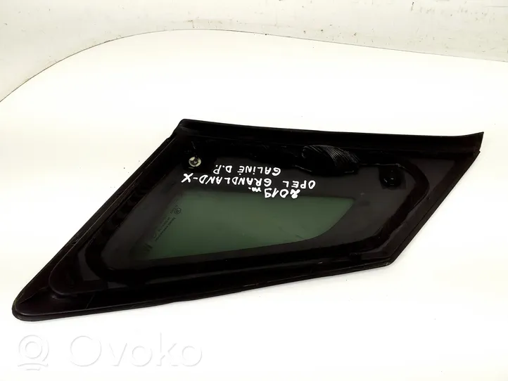 Opel Grandland X Fenêtre latérale avant / vitre triangulaire YP00065880