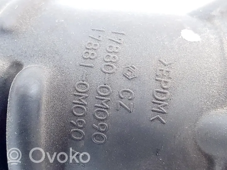 Toyota Yaris Część rury dolotu powietrza 178800M090