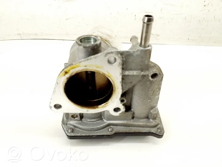 Toyota Yaris Droselinė sklendė 2203047040