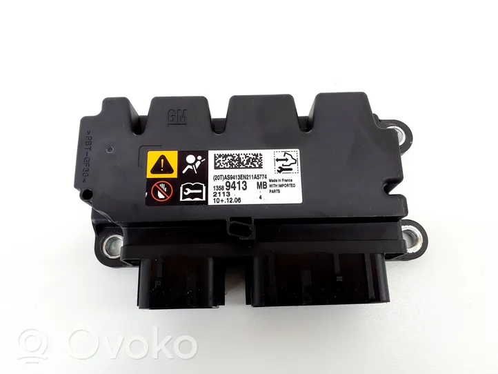 Opel Zafira C Airbag control unit/module 13589413