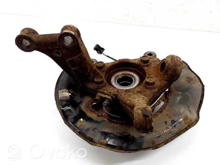 Toyota RAV 4 (XA40) Front wheel hub 