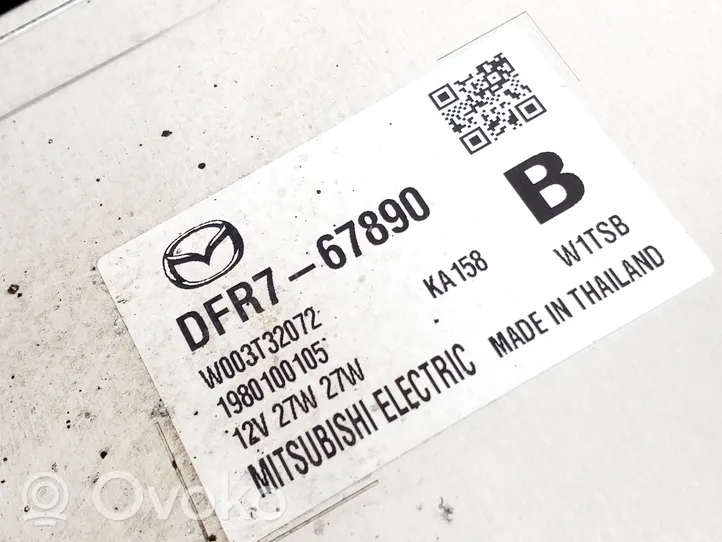 Mazda CX-30 Etu-/Ajovalo DFR751040