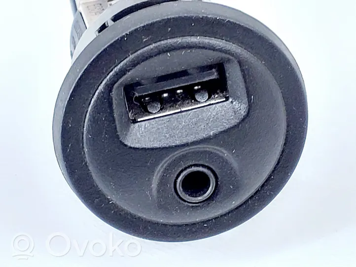 Peugeot 2008 I Connettore plug in AUX 96645227XT