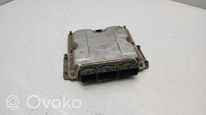 Renault Megane II Sterownik / Moduł ECU 0281010556