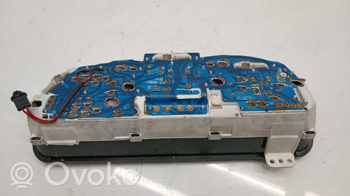 Toyota Carina T210 Compteur de vitesse tableau de bord 8320020340