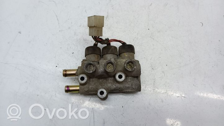 Mazda 626 Valvola di regolazione del minimo K5T46071