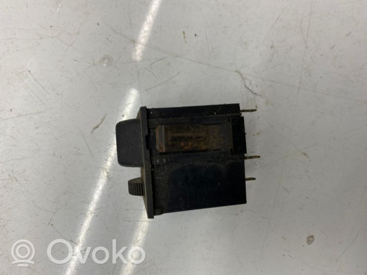 Volkswagen Jetta I Przełącznik świateł 321941531G