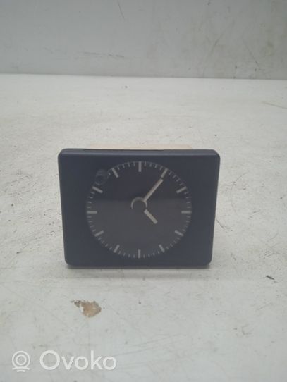 Renault 19 Horloge 7700815737