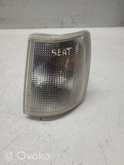 Seat Ibiza I (021A) Indicatore di direzione anteriore 6R01445