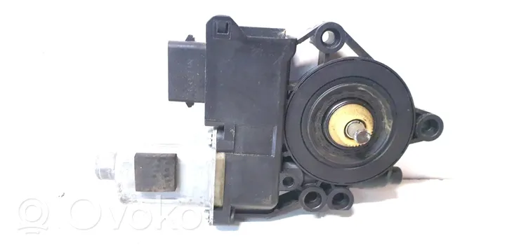 KIA Sorento Moteur de lève-vitre de porte avant 82460-2P010