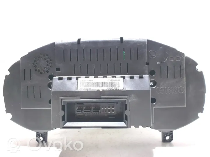 Skoda Octavia Mk2 (1Z) Tachimetro (quadro strumenti) 