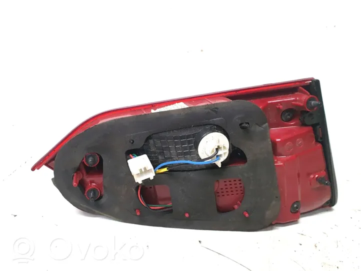 Hyundai Santa Fe Tailgate rear/tail lights 924062W1