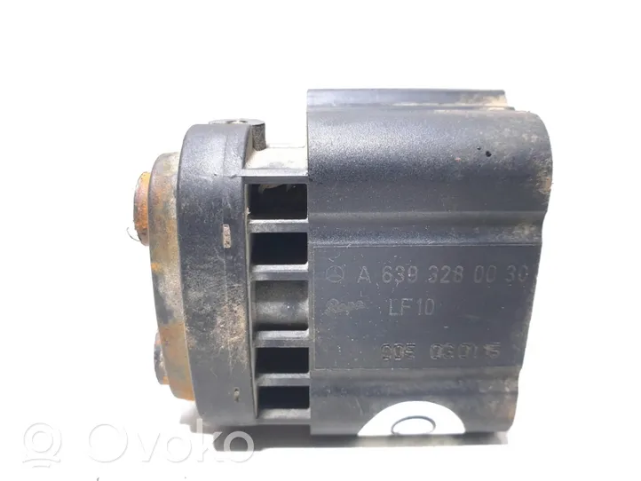 Mercedes-Benz Vito Viano W639 Blocco valvola della sospensione pneumatica A6393280030