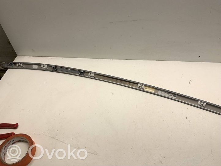 BMW M4 F82 F83 Katon muotolistan suoja 51137285926