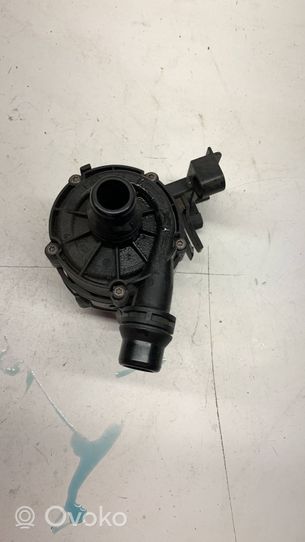 BMW M5 F90 Tuyau de liquide de refroidissement moteur 8638237