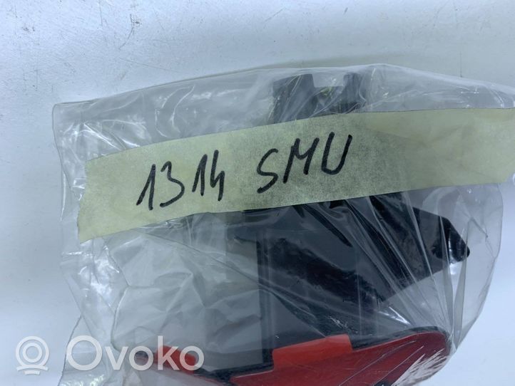 BMW M3 F80 Žibinto apiplovimo purkštuko laikiklis 7379431