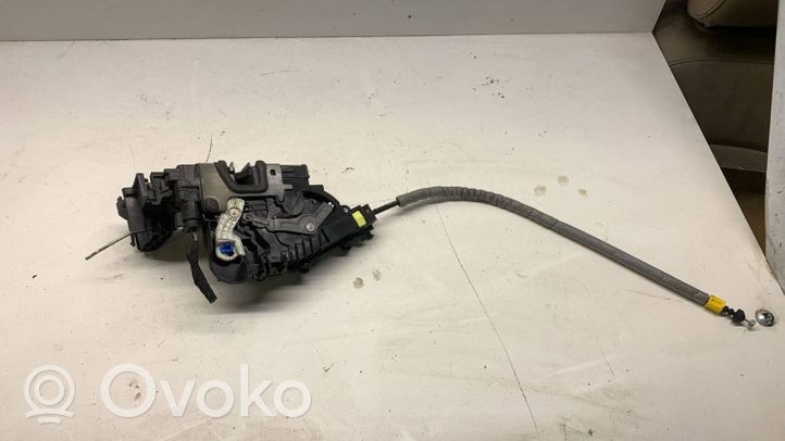 Mercedes-Benz E W213 Etuoven lukko A2220063999