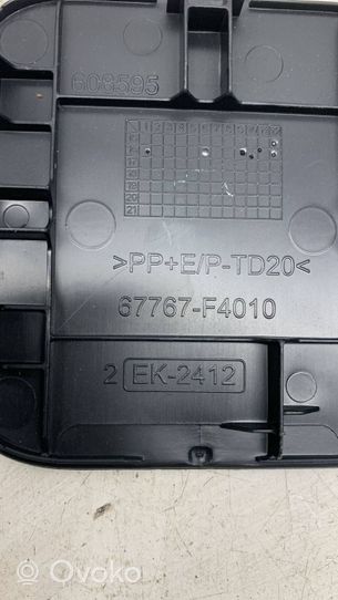 Toyota C-HR Kita bagažinės apdailos detalė 67767F4010
