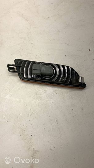 Porsche Macan Indicatore di direzione del parafango anteriore 95B945119