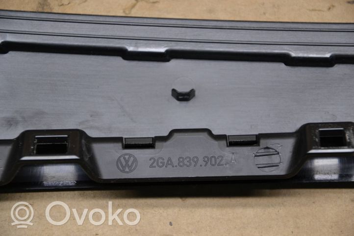 Volkswagen T-Roc Listwa / Uszczelka szyby drzwi tylnych 2GA839902A