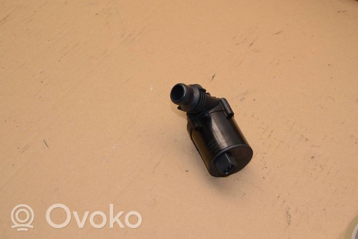 BMW X5 F15 Pompe à eau de liquide de refroidissement 9197085