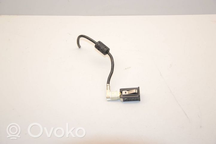 BMW 5 GT F07 USB jungtis 9167196