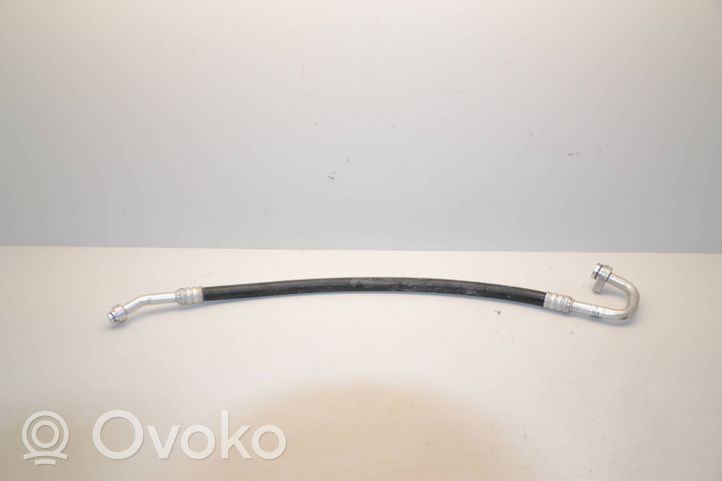 Audi A4 S4 B9 8W Ilmastointilaitteen putki (A/C) 8W0816743BL