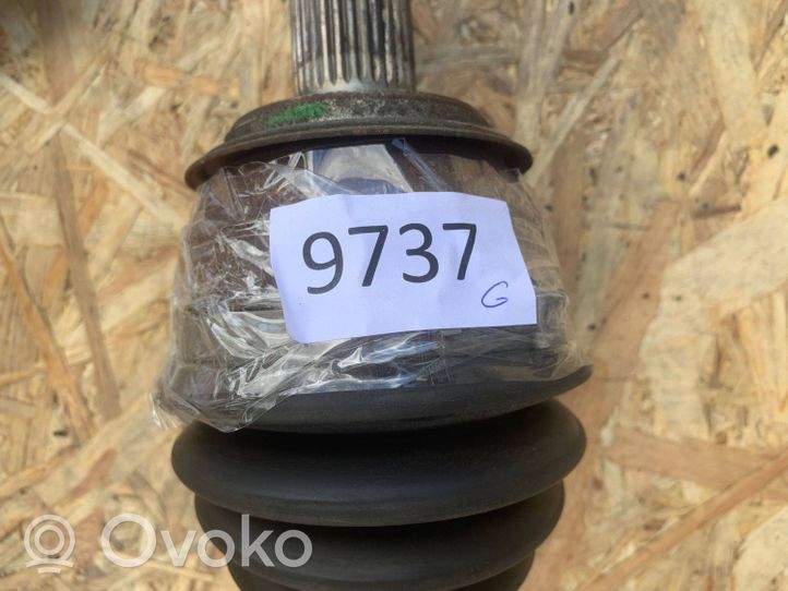 Nissan Qashqai Передняя полуось 391004ED2A