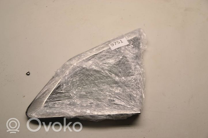 Nissan Qashqai Fenêtre latérale avant / vitre triangulaire 833124EA1A