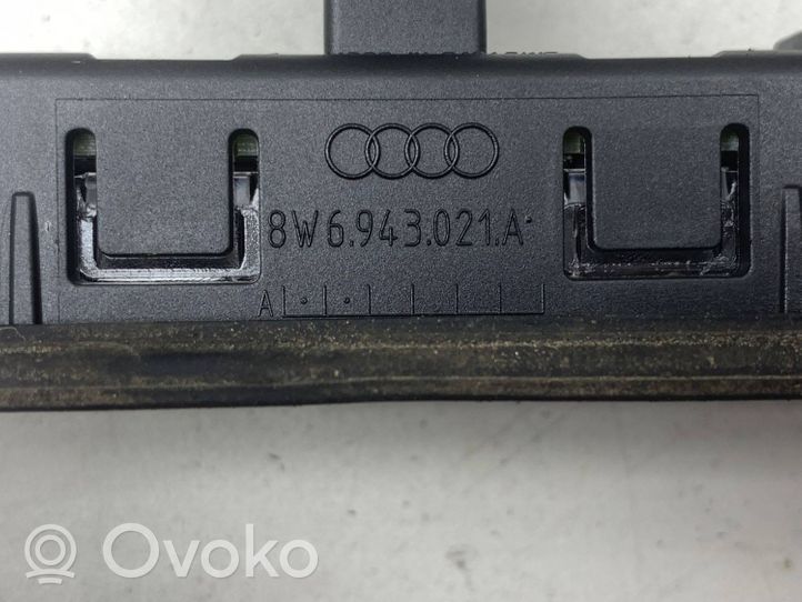 Audi A5 Éclairage de plaque d'immatriculation 8W6943021A