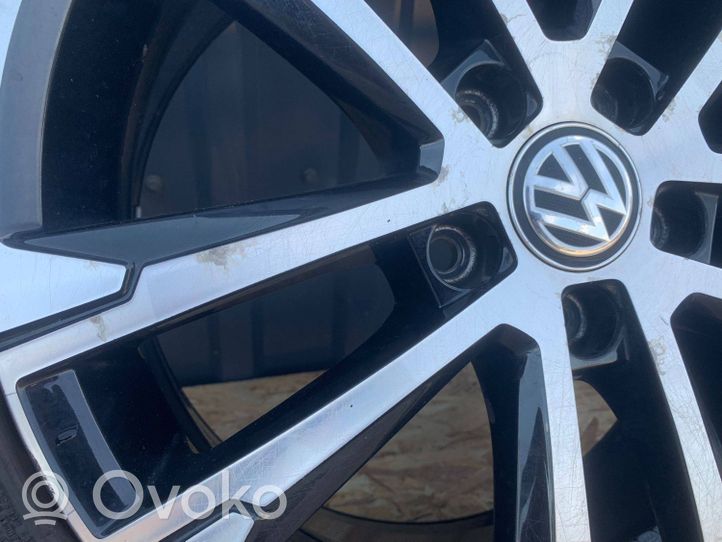 Volkswagen Golf VII R17 alloy rim 5G0601025AK