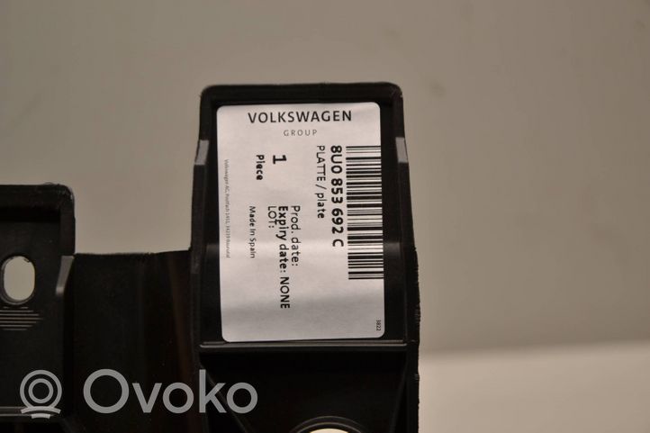 Audi Q3 8U Grotelės viršutinės 8U0853692C