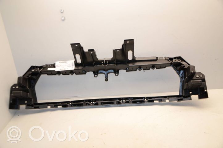 Audi Q3 8U Grotelės viršutinės 8U0853692C