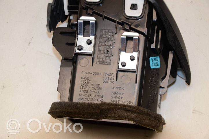 Nissan Qashqai Šoninės oro grotelės 68761HV00A