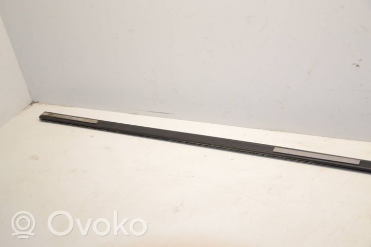 Toyota RAV 4 (XA40) Osłona relingu dachowego 7555742050