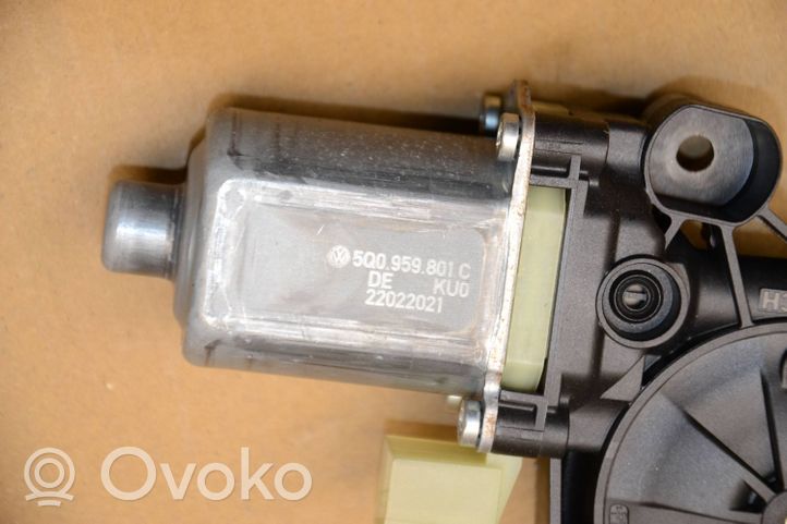 Skoda Octavia Mk4 Fensterhebermotor Tür vorne 5Q0959801C