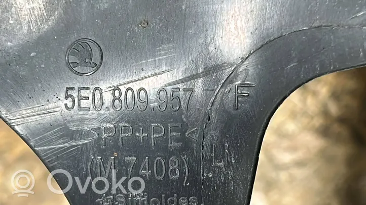 Skoda Octavia Mk3 (5E) Nadkole tylne 5E0809957F