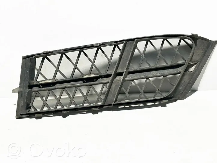 BMW 5 GT F07 Grille inférieure de pare-chocs avant 51117172370