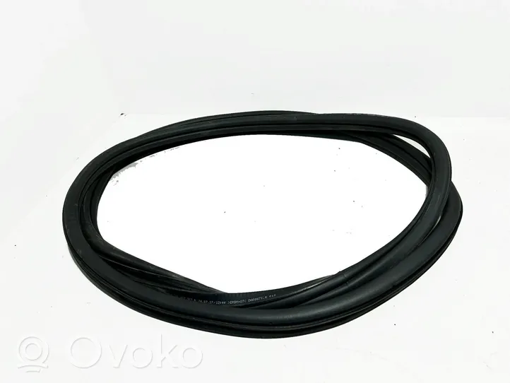 Volkswagen Golf VII Trunk rubber seal (body) 5GE867914B