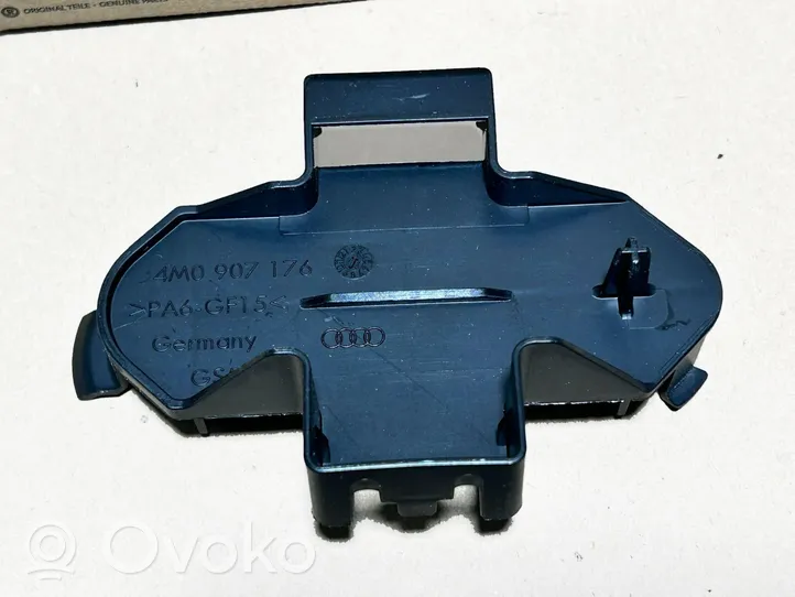 Audi Q7 4M Keyless (KESSY) go control unit/module 4M0907176