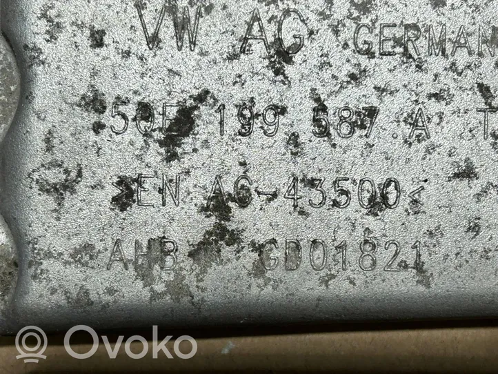 Volkswagen Golf VII Kita variklio skyriaus detalė 5QE199587A