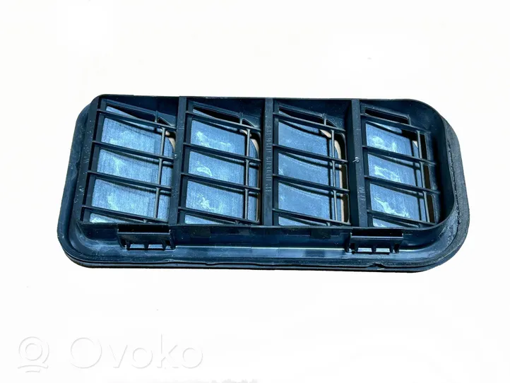 Volkswagen Golf VII Quarter panel pressure vent 7N0819465D