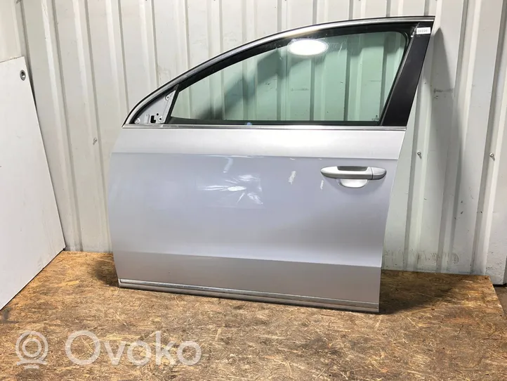 Volkswagen PASSAT B7 Priekinės durys 3AA831055