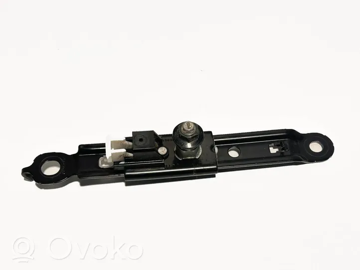 Toyota Avensis T270 Rail de réglage hauteur de ceinture de sécurité 7320002100