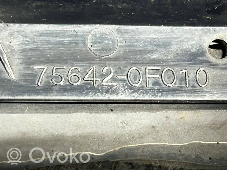 Toyota Verso Szyba karoseryjna tylna 756420F010