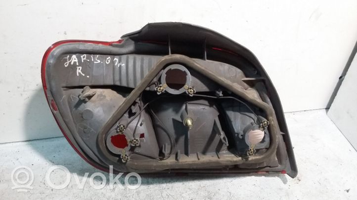 Toyota Yaris Aizmugurējais lukturis virsbūvē 5308701R