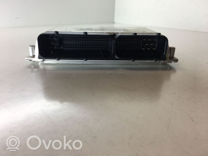 Volkswagen PASSAT B5.5 Sterownik / Moduł ECU 3B0907557S